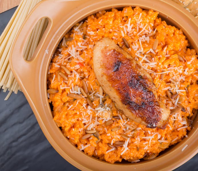 Chicken Alfredo pasta with creamy sauce